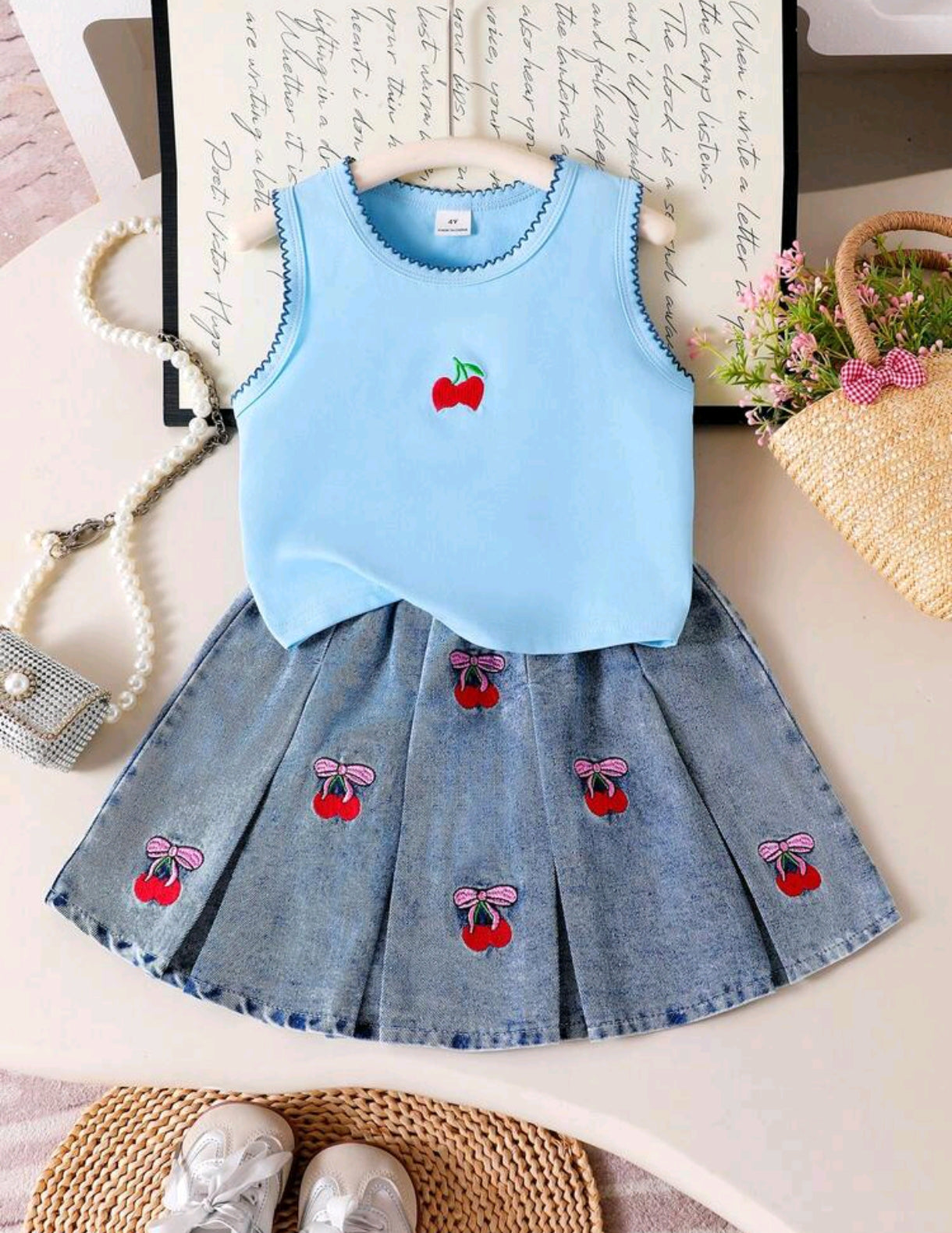 Blusa acanalada sin mangas + falda de Jeans con bordados
