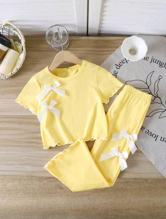 Blusita + pantalón acampanado con moño