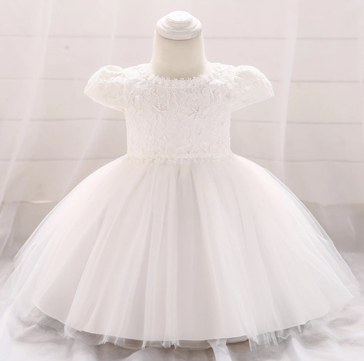Vestido Blanco bebé con perlitas y tul