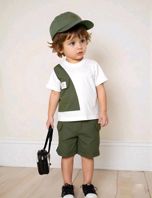 Remera mangas cortas + short con bolsillos