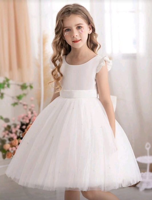 Vestido blanco Elegante con detalles en perlitas