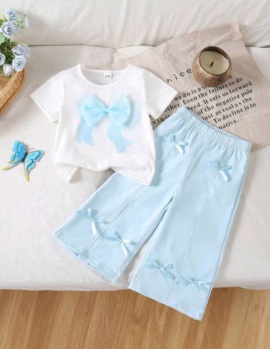Blusa con detalles en moño+ pantalón ancho con moños