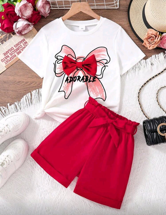 Remera con diseño de moño + short con cinturón