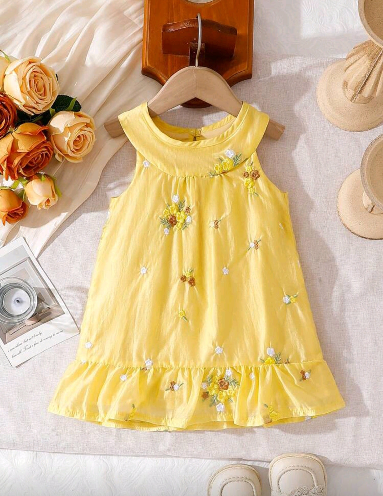 Vestido bebé con bordados