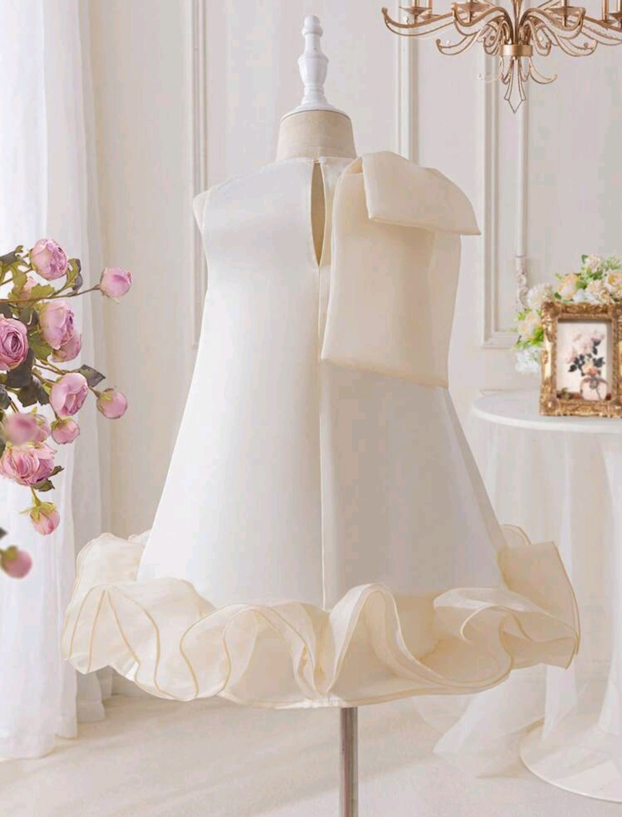 Vestido Chic con moño en el hombro