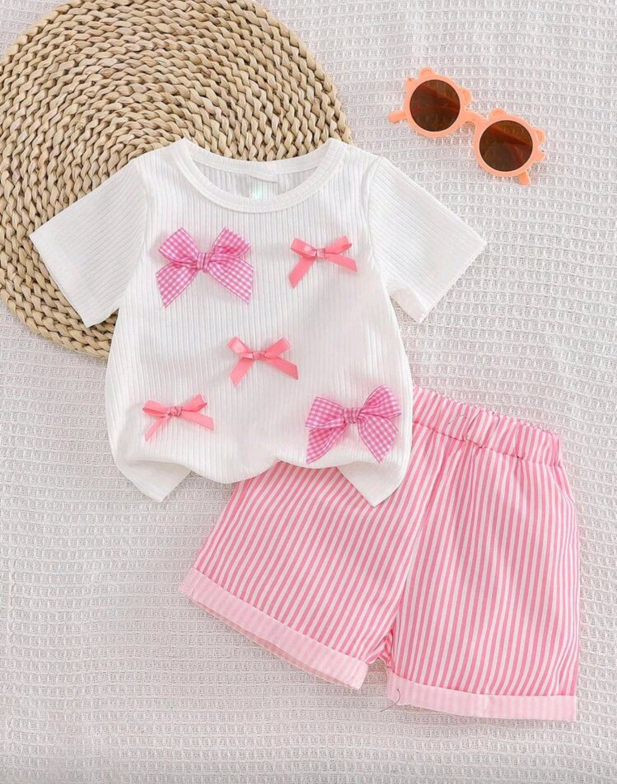 Blusa con detalles de moños + short