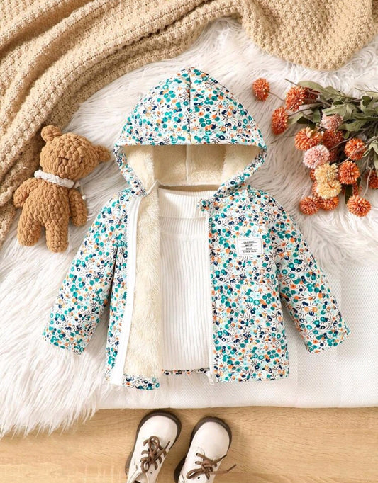 Abrigo con capucha frizado por dentro