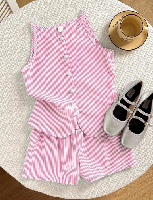Blusa de Tiritas + shorts a rayas