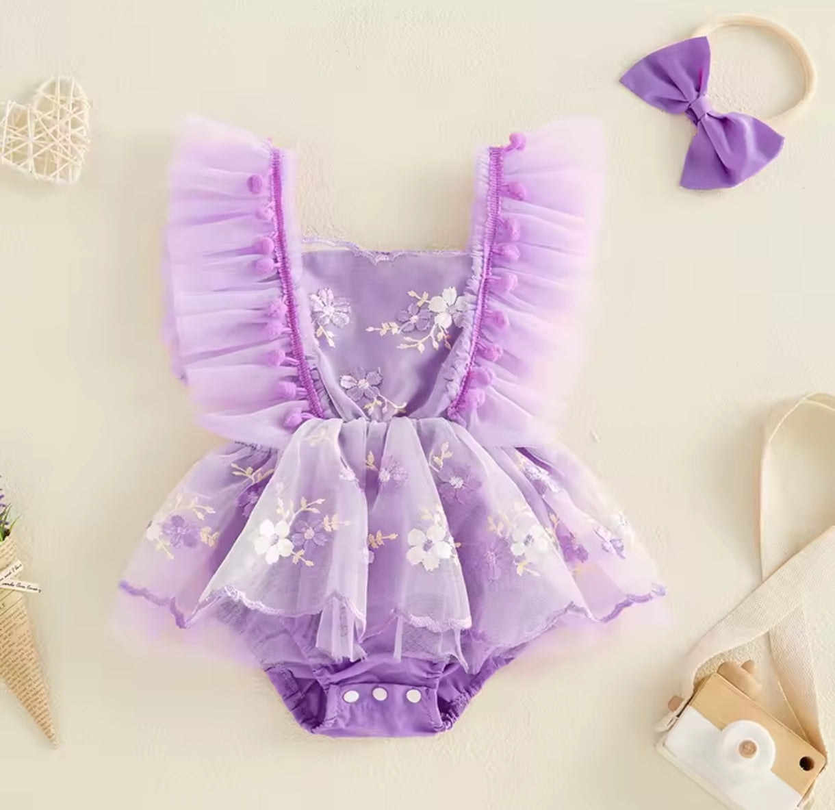 Body vestido con bordados en flores