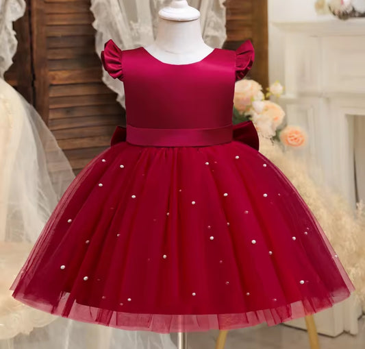 Vestido elegante con detalles en perlitas