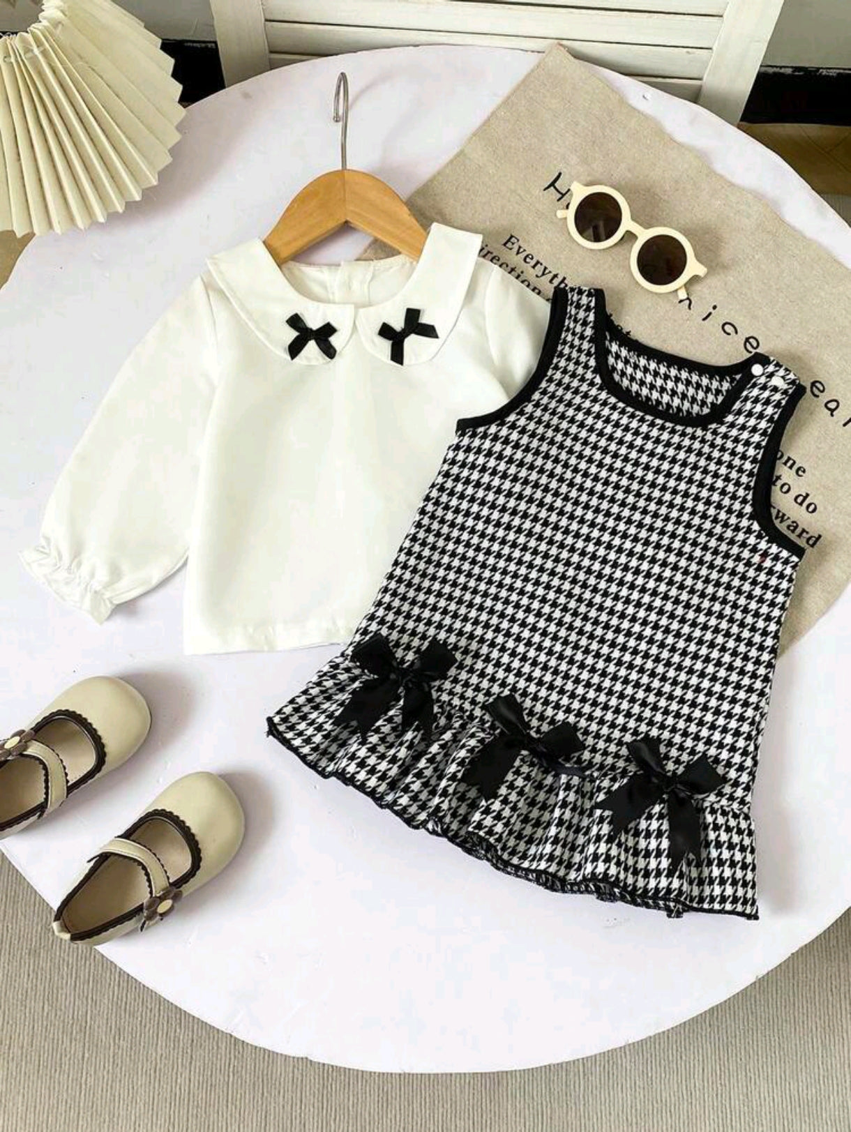 Camisa mangas largas + vestido a cuadro con moños