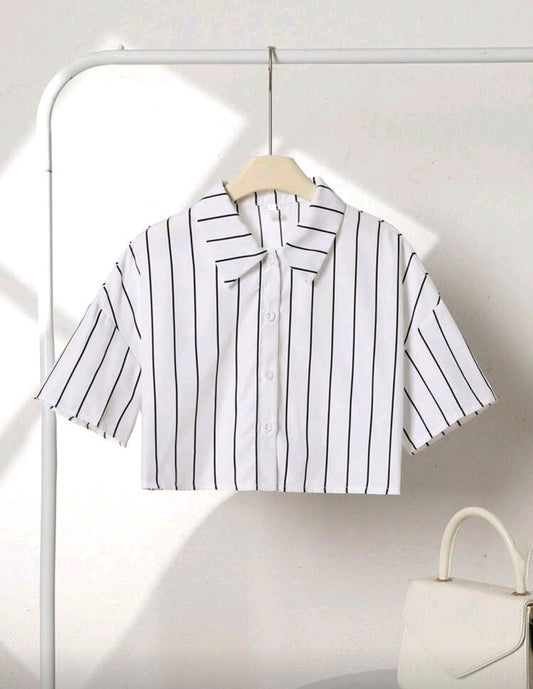 Camisa minimalista a rayas