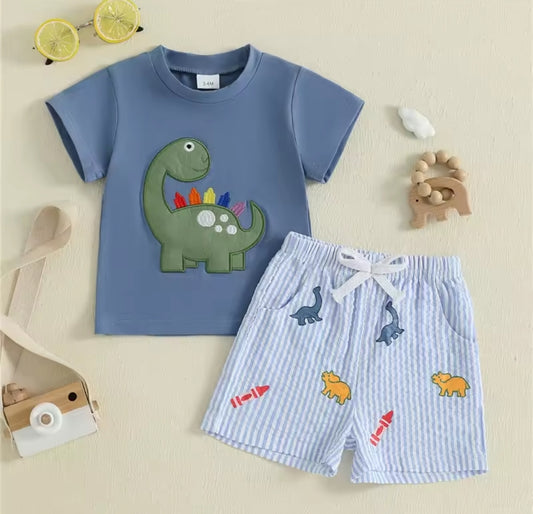 Remera con diseño de Dino + short