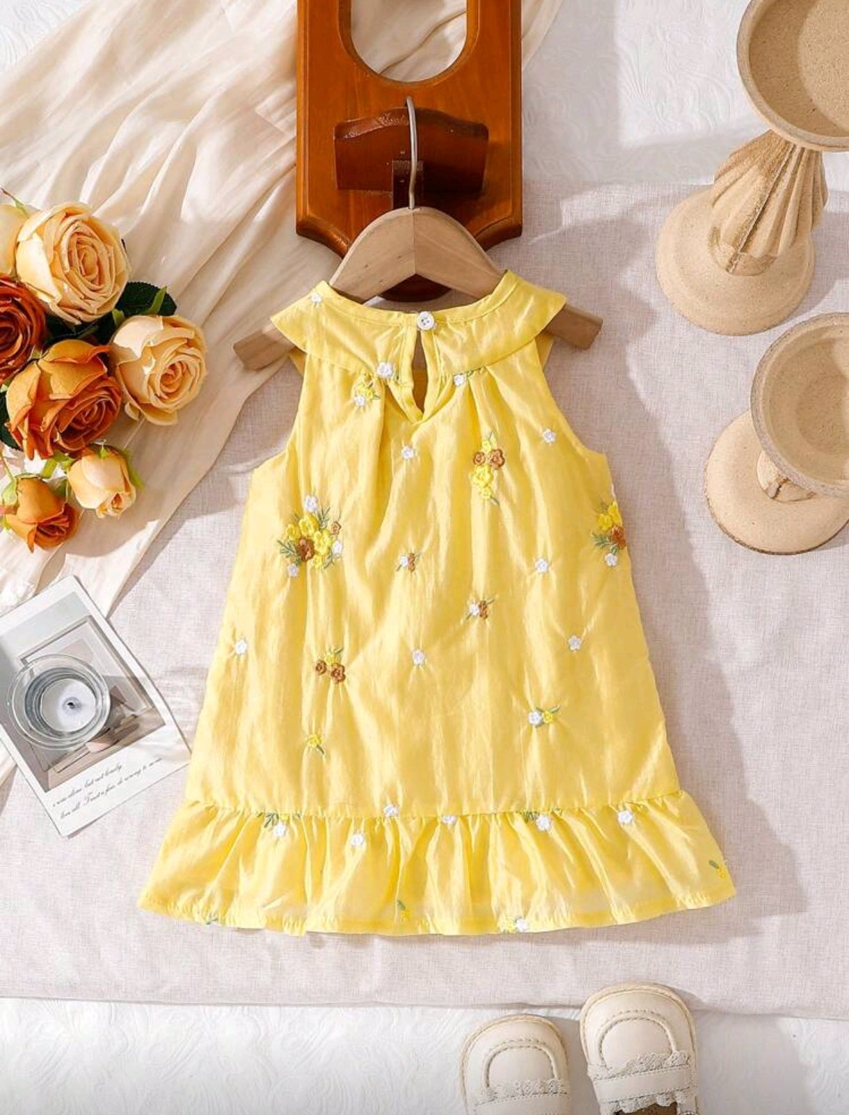 Vestido bebé con bordados