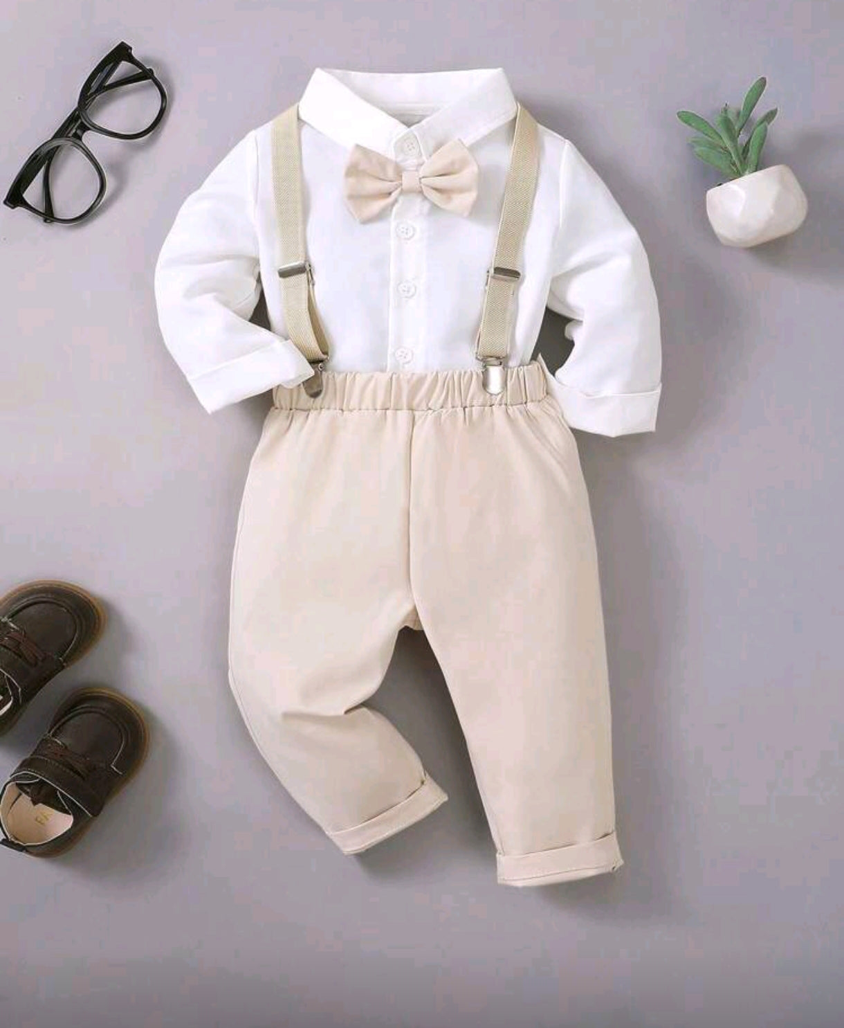 Camisa mangas largas con moño + pantalón + suspensorio