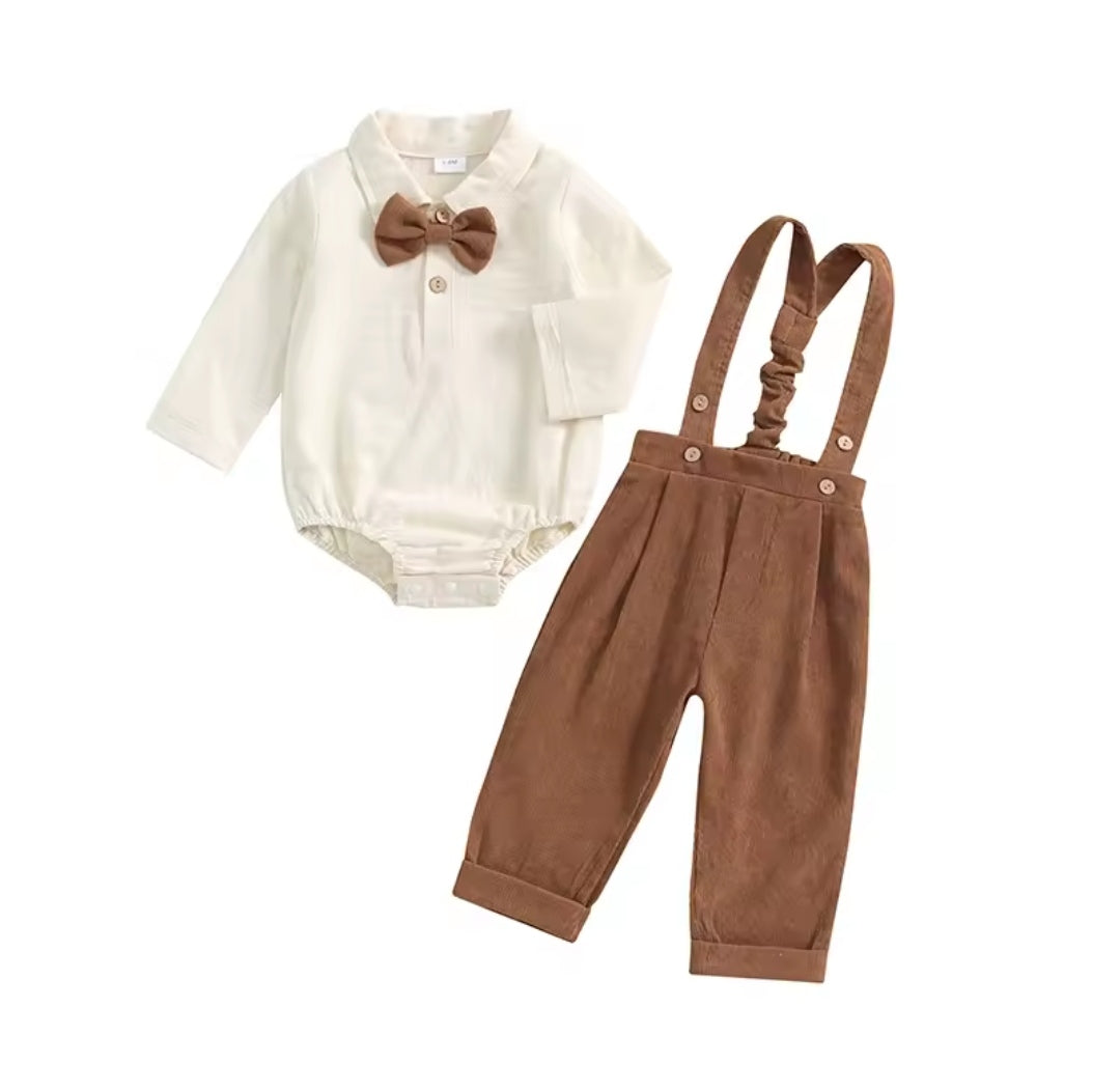 Body camisa+ moño+ pantalón de corderoy con tirantes