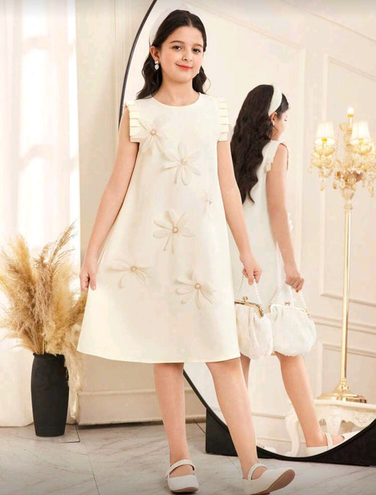 Vestido linea A con detalles en flores 3 D