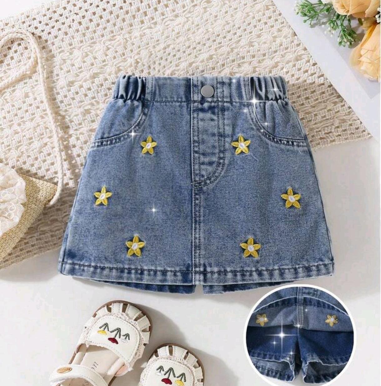Short pollera de Jeans con bordados de estrellas