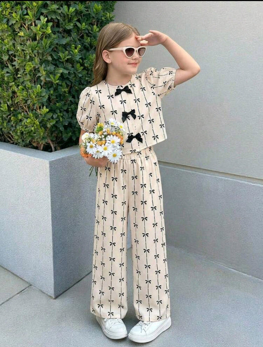 Camisa + pantalón con diseño de moño