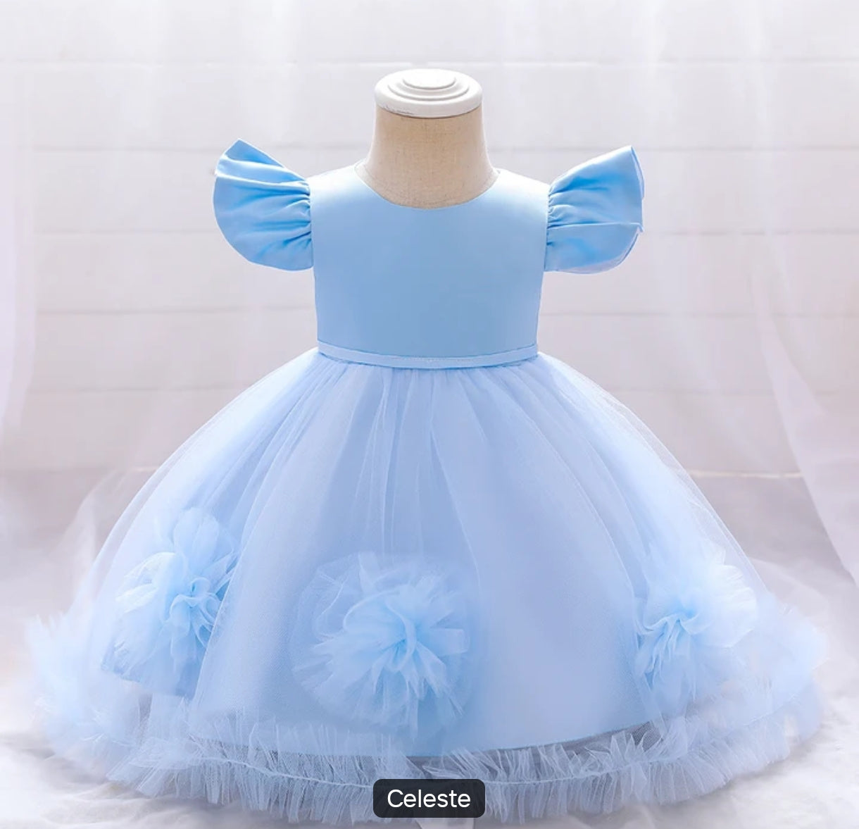Vestido Elegante con mangas y detalles en flor