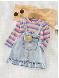 Mangas largas a rayas + vestido jardinera de jeans