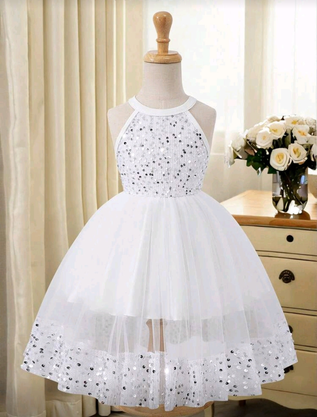 Vestido Elegante blanco con lentejuelas