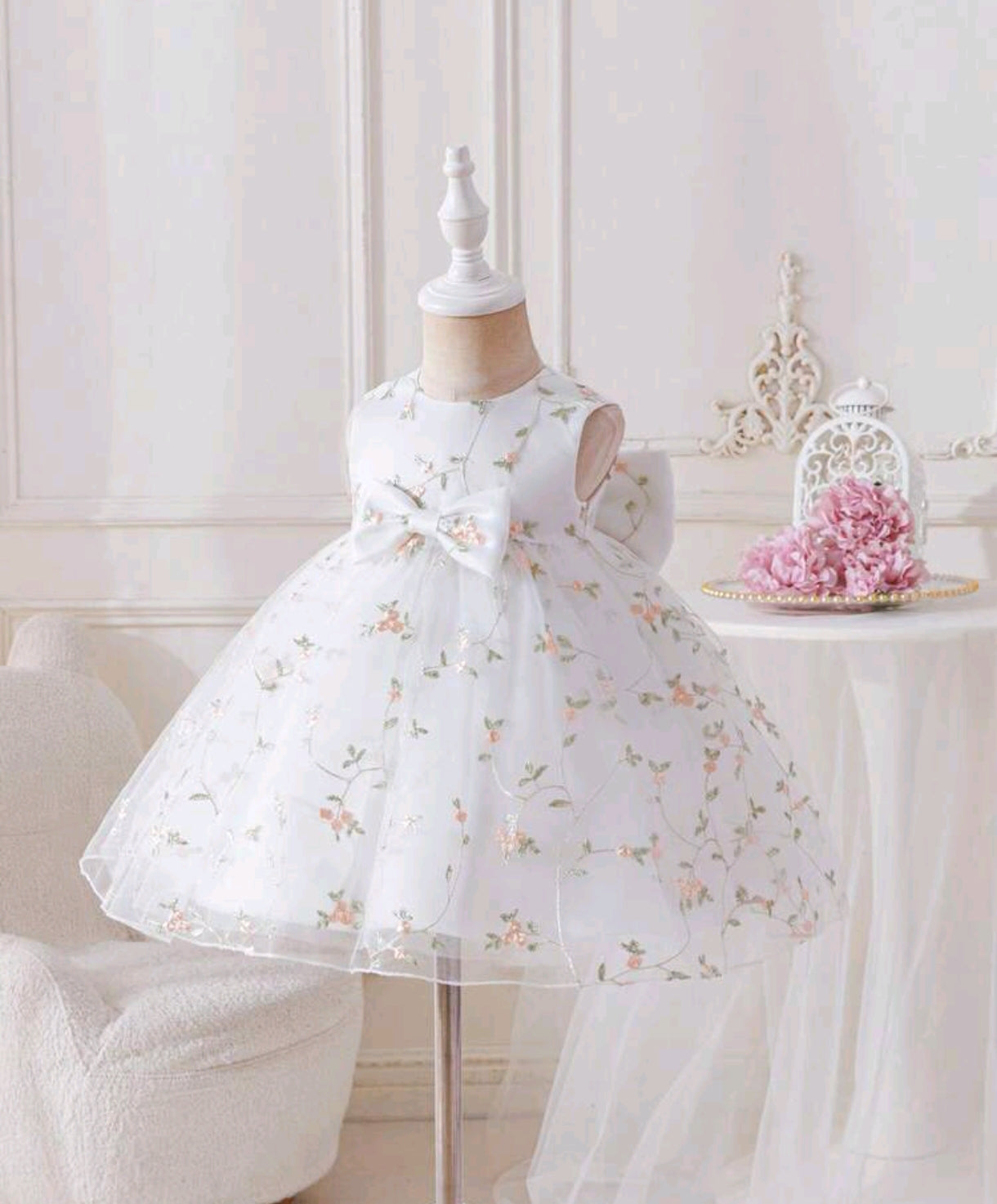 Vestido Elegante con bordados floral