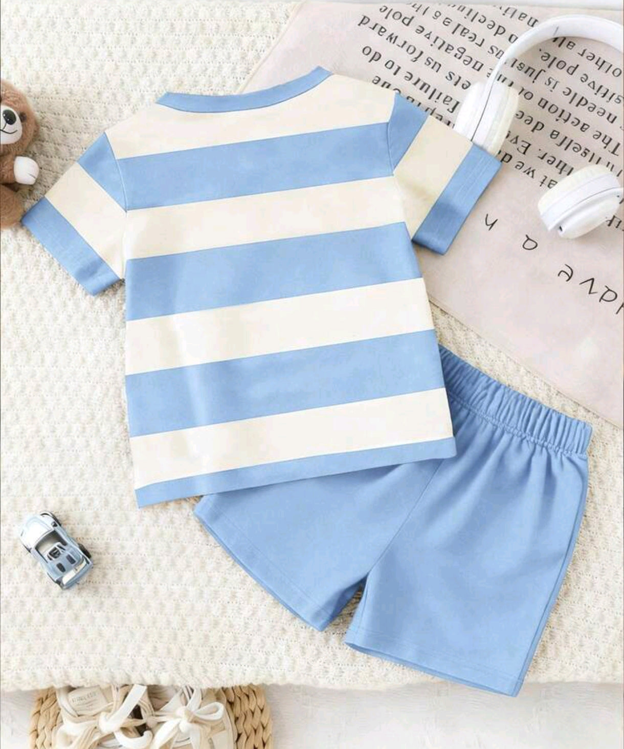 Remera a rayas con diseño de osito+ short