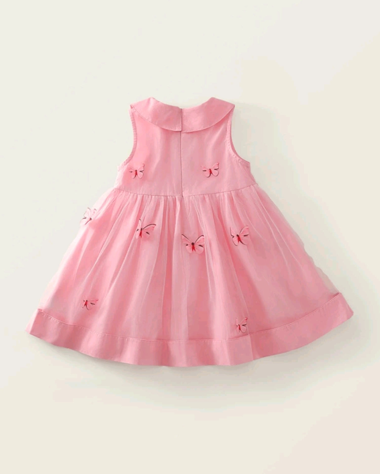 Vestido sin mangas con cuello con detalles de mariposas