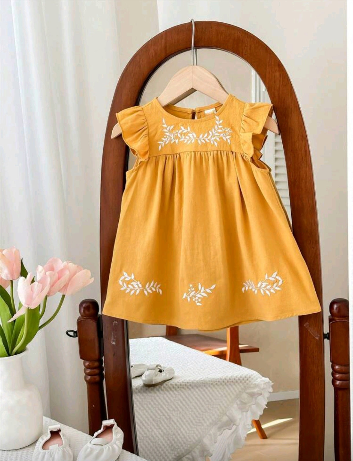 Vestido bebé con bordados