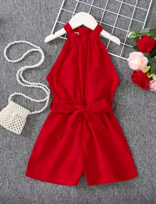 Monito con cinturón