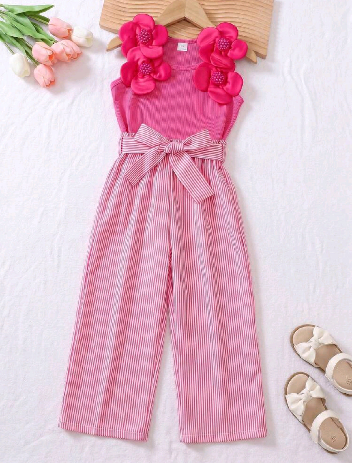 Blusa con flores + Pantalón con cinto