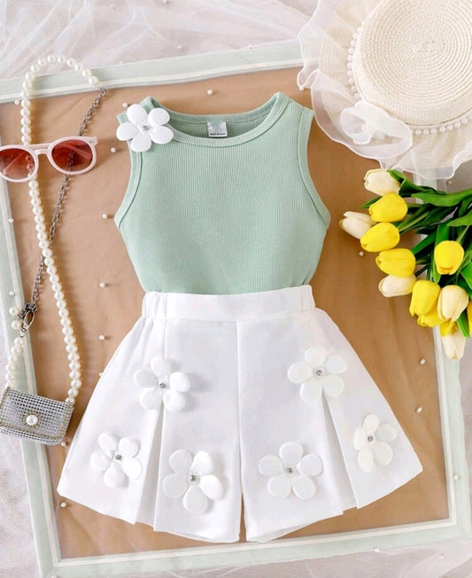 Blusa con flores + short con detalles en flores