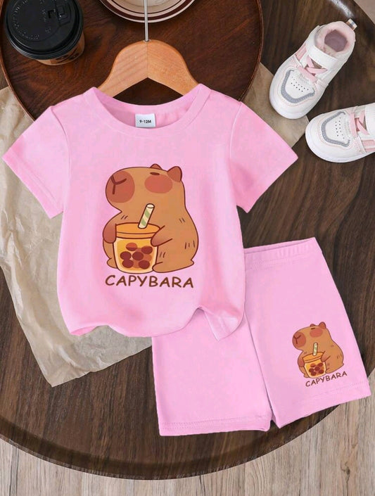 Remera + short con diseño de capibara