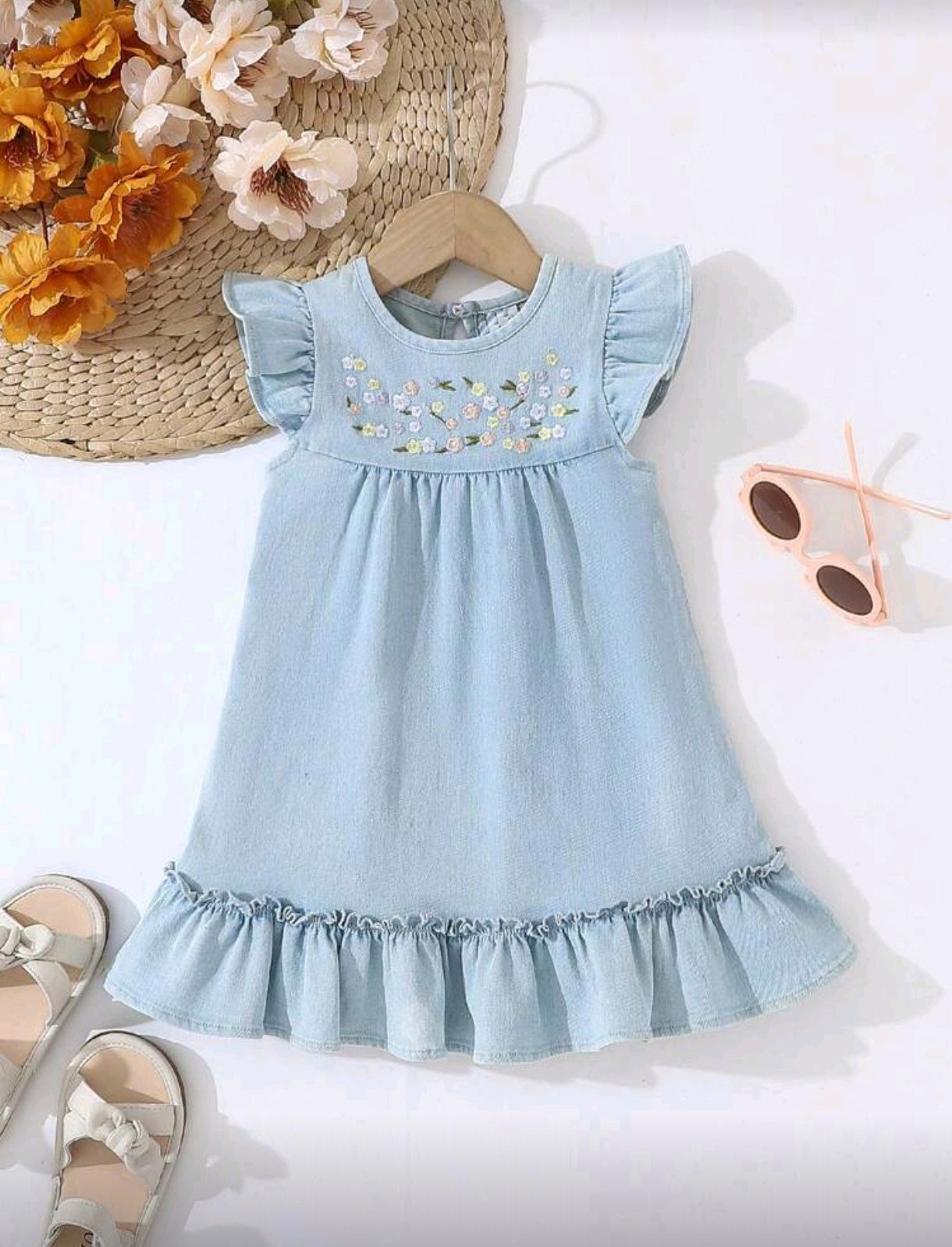 Vestido de jeans con bordados floral