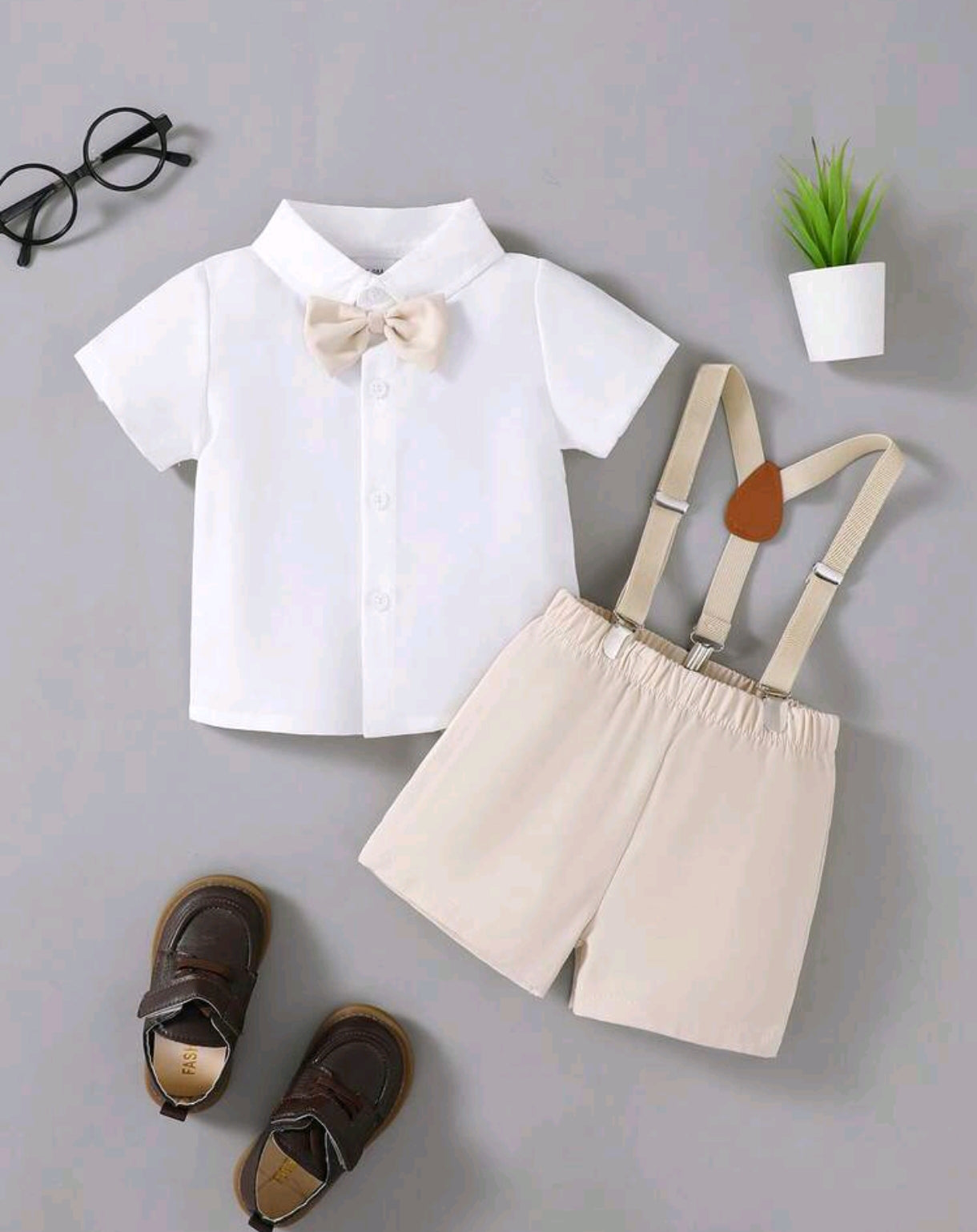 Camisa con moño + short con tirantes